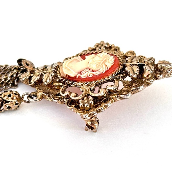 Vtg Gold Tone Cameo Brooch Pin Diamond Shaped Left Facing Lady Pink Cream Tassel - Picture 3 of 7